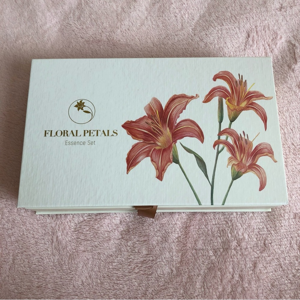 Floral Petals Essence Set Gift Box 🌸